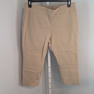 St. Johns Bay Slip-On Capri Pants / Beige / 18